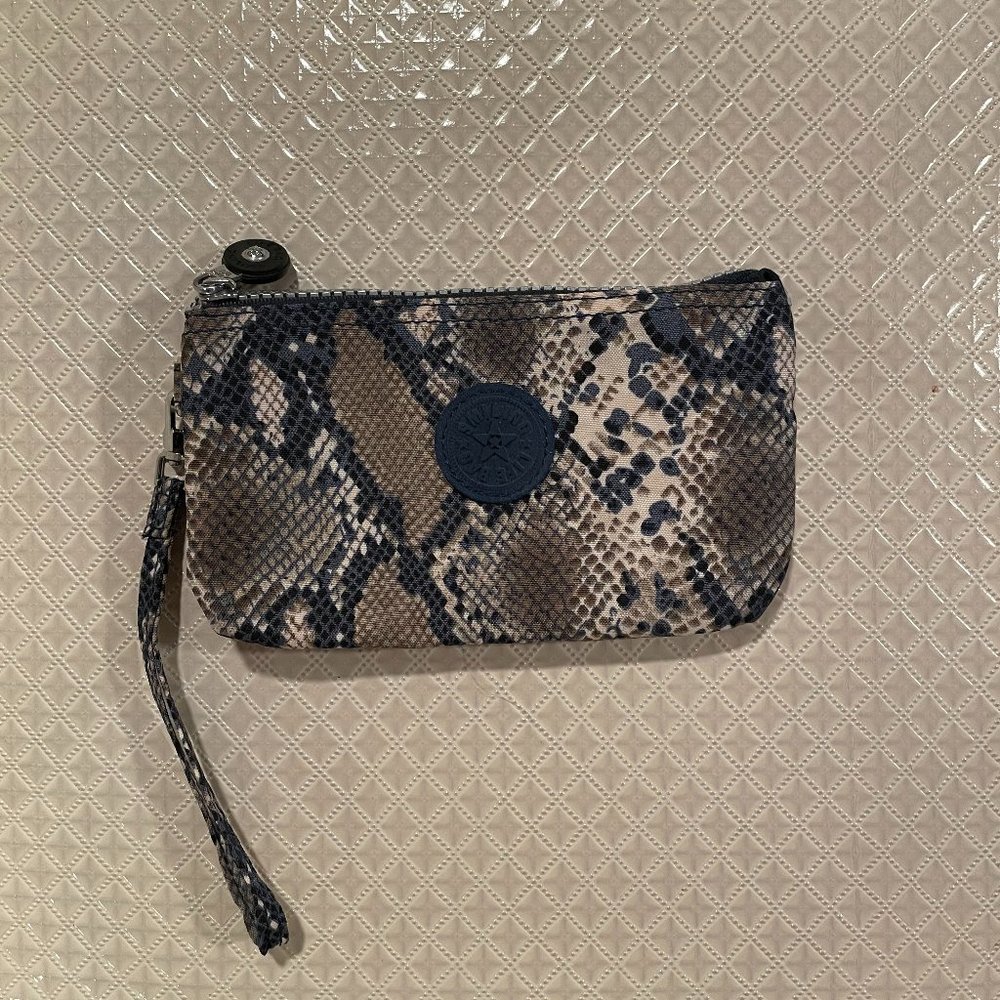 *Smiling Life* Wristlet NWOT